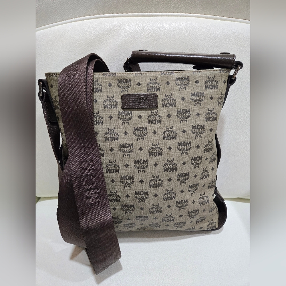 MCM VISETOS MONOGRAM UNISEX MESSENGER BAG-AUTHENTIC